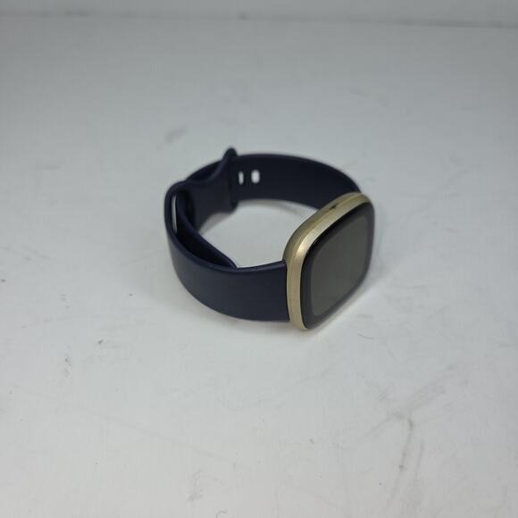 Fitbit Versa 3 Health and Fitness Smartwatch with GPS Soft Gold Athletic Gym - Picture 12 of 12